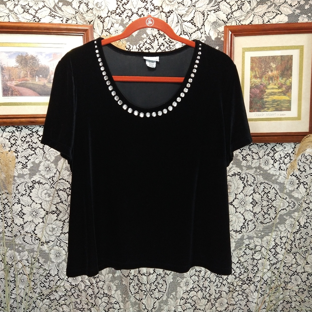 Jaclyn Smith black velour blouse short sleeves with stitched neckline accents